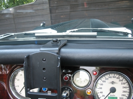 Halt_mitPhoneCra_800x600.jpg
