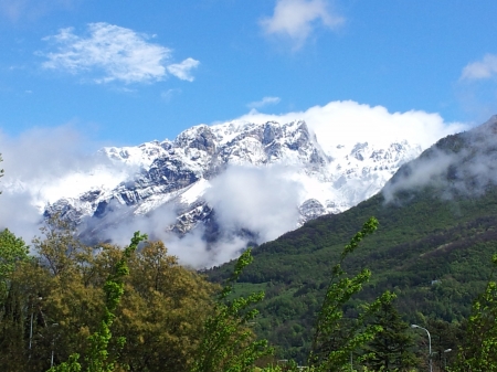 The_Grigna_above_Mandello_del_Lario.jpg