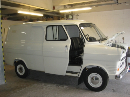 Ford_Transit_brought_back_to_Original_Condition_for_showing._.jpg