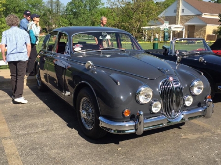 1961 Jaguar Mark II Saloon.jpg