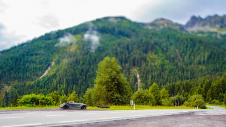 A_very_pleasant_drive_in_the_Roadster_on_a_Sunday_morning_-_just_above_Krimml_waterfalls,_Austria
.jpg