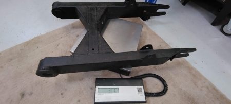 Trailing arm.jpg
