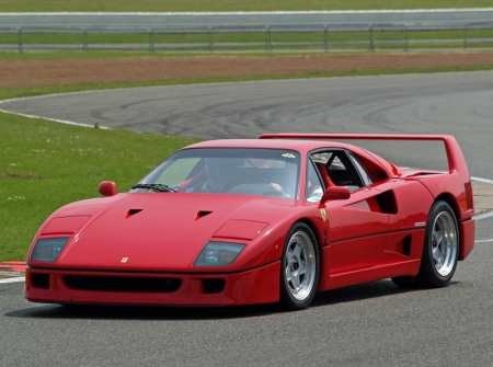 F40.jpg