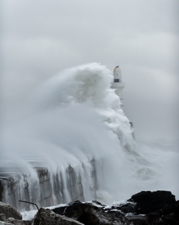 Breaking_a_Wave.jpg